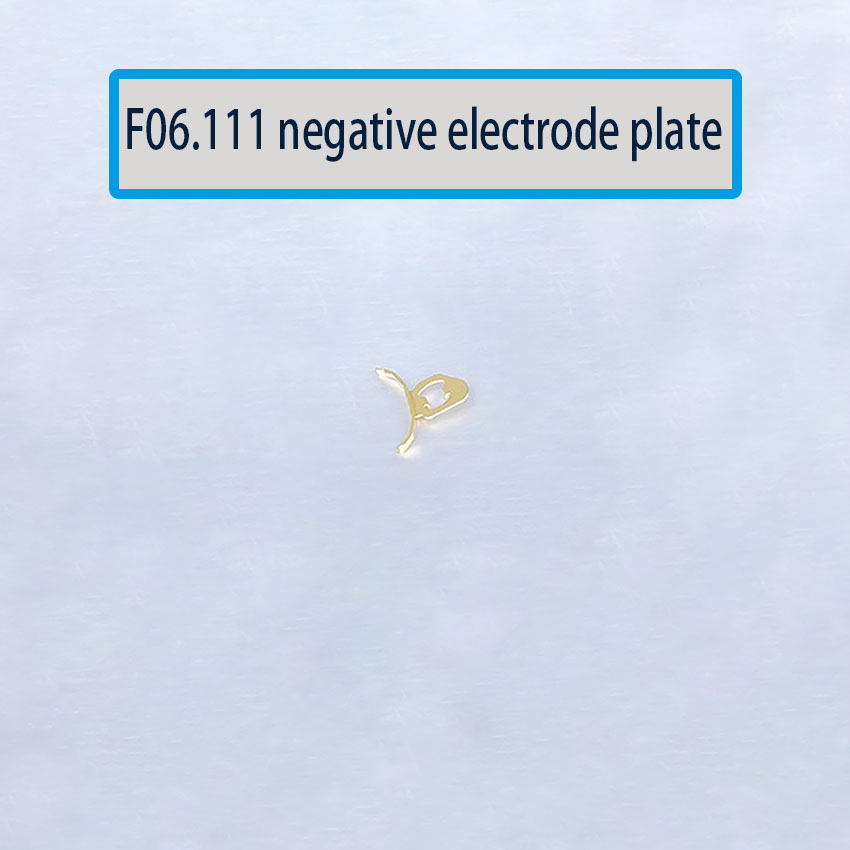スイス V8 F06.111/F05.111/F04.111 - Watch V8 のレビューと価格